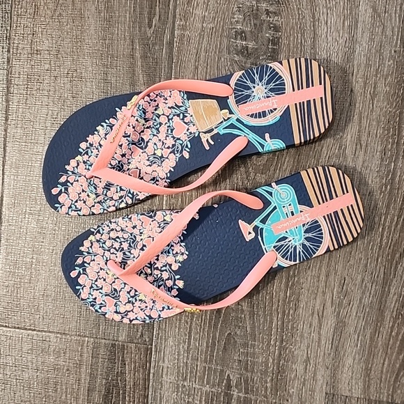 🎉 Ipanema bicycle Flip Flops 🎉 - Picture 1 of 3